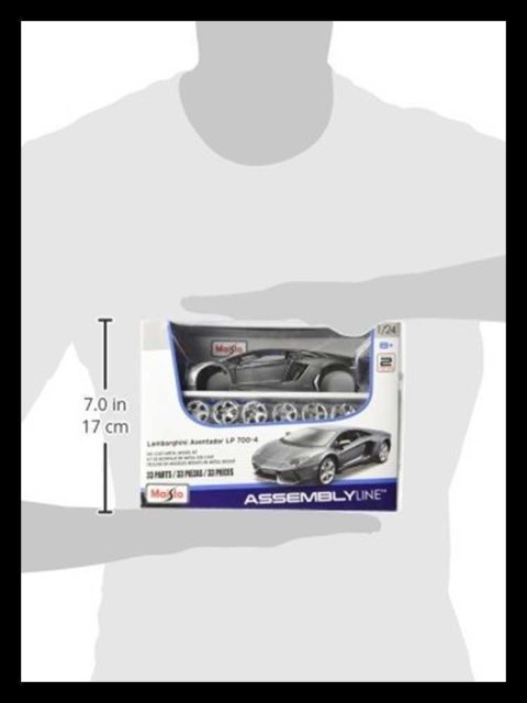 BMW M4 GTS grey 1:24 model do składania Maisto BMW M4 GTS grey 1:24 model do składania Maisto