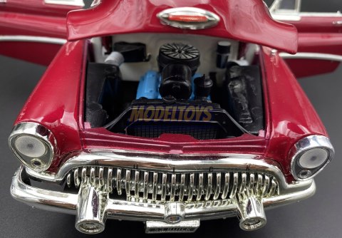 BUICK Skylark 1953 1:18 model Motormax 73129 BUICK Skylark 1953 1:18 model Motormax 73129