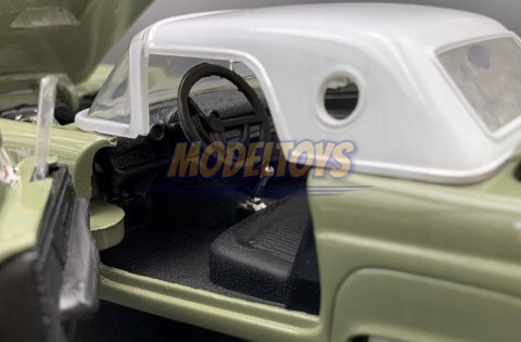 Ford Thunderbird Hard Top 1956 1:24 Motormax 73312 Ford Thunderbird Hard Top 1956 1:24 Motormax 73312