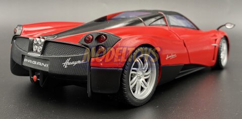 PAGANI Huayra red 1:18 model Motormax 79160 PAGANI Huayra red 1:18 model Motormax 79160