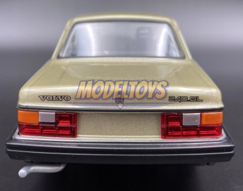 VOLVO 240 GL gold model 24102 Welly 1:24 VOLVO 240 GL gold model 24102 Welly 1:24