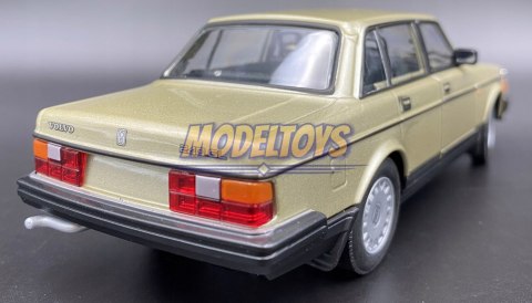 VOLVO 240 GL gold model 24102 Welly 1:24 VOLVO 240 GL gold model 24102 Welly 1:24