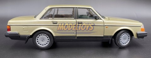 VOLVO 240 GL gold model 24102 Welly 1:24 VOLVO 240 GL gold model 24102 Welly 1:24