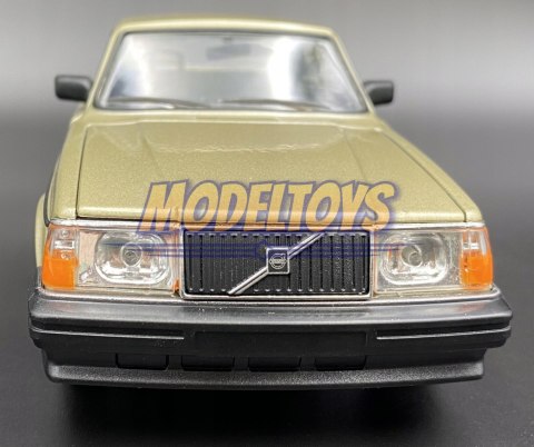 VOLVO 240 GL gold model 24102 Welly 1:24 VOLVO 240 GL gold model 24102 Welly 1:24