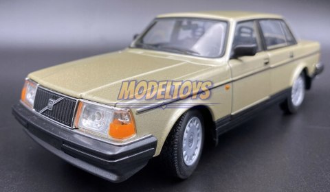 VOLVO 240 GL gold model 24102 Welly 1:24 VOLVO 240 GL gold model 24102 Welly 1:24