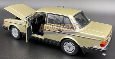 VOLVO 240 GL gold model 24102 Welly 1:24 VOLVO 240 GL gold model 24102 Welly 1:24