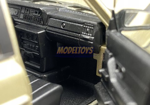 VOLVO 240 GL gold model 24102 Welly 1:24 VOLVO 240 GL gold model 24102 Welly 1:24