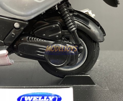 BMW C1 skuter z dachem motocykl model 1:18 Welly BMW C1 skuter z dachem motocykl model 1:18 Welly