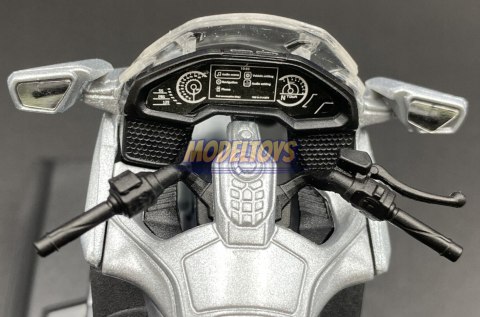 HONDA GL1800 Gold Wing motocykl model 1:18 Welly HONDA GL1800 Gold Wing motocykl model 1:18 Welly