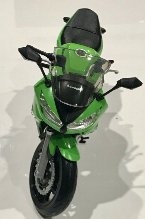 KAWASAKI 650R Ninja model 1:10 Welly 62803 KAWASAKI 650R Ninja model 1:10 Welly 62803