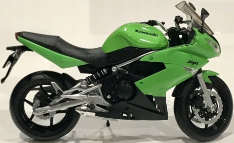 KAWASAKI 650R Ninja model 1:10 Welly 62803 KAWASAKI 650R Ninja model 1:10 Welly 62803