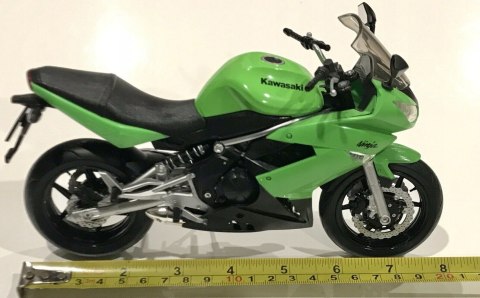 KAWASAKI 650R Ninja model 1:10 Welly 62803 KAWASAKI 650R Ninja model 1:10 Welly 62803