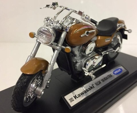 KAWASAKI Vulcan 1500 Mean Streak 2002 1:18 Welly KAWASAKI Vulcan 1500 Mean Streak 2002 1:18 Welly