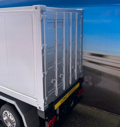 MAN TGX 18.440 ciągnik z naczepą TIR WELLY 1:32 MAN TGX 18.440 ciągnik z naczepą TIR WELLY 1:32