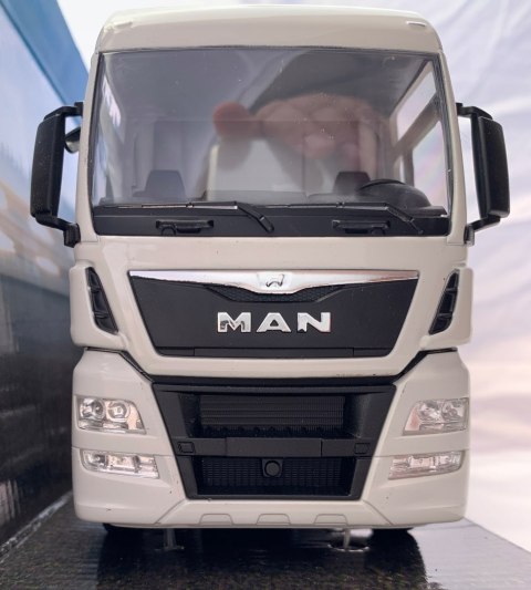 MAN TGX 18.440 ciągnik z naczepą TIR WELLY 1:32 MAN TGX 18.440 ciągnik z naczepą TIR WELLY 1:32