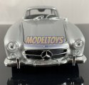 MERCEDES-BENZ 300 SL model 1:24 WELLY 24064