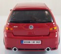 Volkswagen VW Golf R32 red 1:24 Maisto 31290