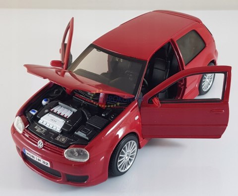 Volkswagen VW Golf R32 red 1:24 Maisto 31290 Volkswagen VW Golf R32 red 1:24 Maisto 31290