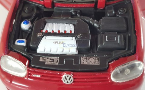 Volkswagen VW Golf R32 red 1:24 Maisto 31290 Volkswagen VW Golf R32 red 1:24 Maisto 31290