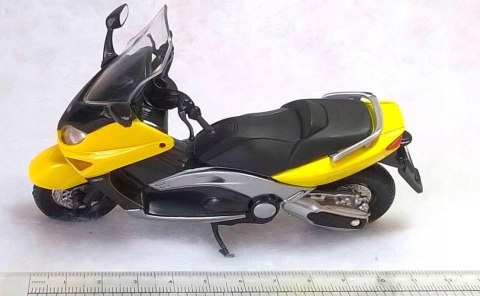 YAMAHA XP 500 TMax '01 skuter motocykl 1:18 Welly YAMAHA XP 500 TMax '01 skuter motocykl 1:18 Welly