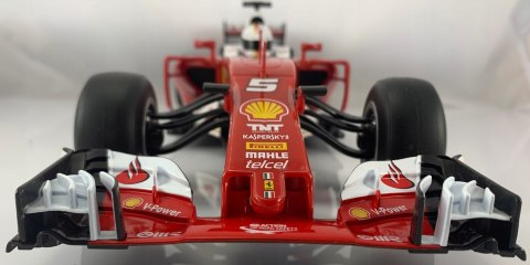 Bolid F1 Ferrari SF16-H #5 S Vettel RC Maisto 1:14 Bolid F1 Ferrari SF16-H #5 S Vettel RC Maisto 1:14