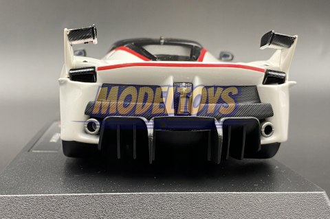 FERRARI FXX K #75 white model Bburago 26301 1:24 FERRARI FXX K #75 white model Bburago 26301 1:24
