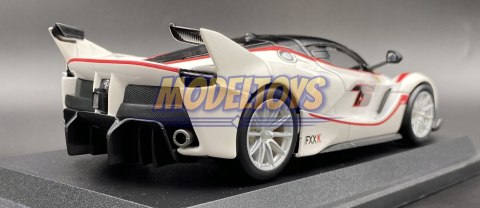 FERRARI FXX K #75 white model Bburago 26301 1:24 FERRARI FXX K #75 white model Bburago 26301 1:24