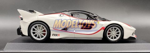 FERRARI FXX K #75 white model Bburago 26301 1:24 FERRARI FXX K #75 white model Bburago 26301 1:24