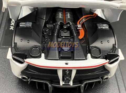 FERRARI FXX K #75 white model Bburago 26301 1:24 FERRARI FXX K #75 white model Bburago 26301 1:24