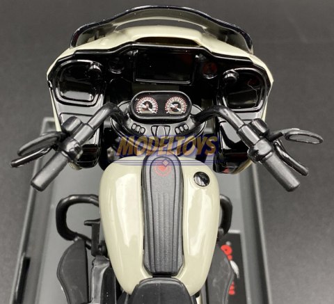HARLEY DAVIDSON 2018 CVO Road Glide 1:18 Maisto HARLEY DAVIDSON 2018 CVO Road Glide 1:18 Maisto