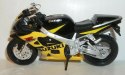 SUZUKI GSX-R 600 motocykl model 1:18 Maisto