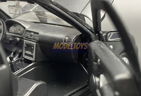 Volkswagen VW Golf R32 matowy 1:24 Maisto 31290 Volkswagen VW Golf R32 matowy 1:24 Maisto 31290