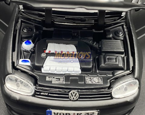 Volkswagen VW Golf R32 matowy 1:24 Maisto 31290 Volkswagen VW Golf R32 matowy 1:24 Maisto 31290