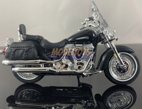 YAMAHA Road Star Silverado 2001 model 1:18 Maisto YAMAHA Road Star Silverado 2001 model 1:18 Maisto