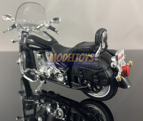 YAMAHA Road Star Silverado 2001 model 1:18 Maisto YAMAHA Road Star Silverado 2001 model 1:18 Maisto