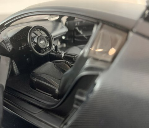 AUDI R8 V10 plus black mat 1:24 model Maisto 31281 AUDI R8 V10 plus black mat 1:24 model Maisto 31281