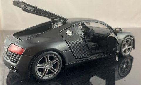 AUDI R8 V10 plus black mat 1:24 model Maisto 31281 AUDI R8 V10 plus black mat 1:24 model Maisto 31281