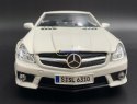 Mercedes SL 63 AMG white model 1:18 Maisto 36168