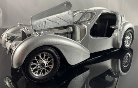 Bugatti Atlantic 19361:24 model Bburago 22092 Bugatti Atlantic 19361:24 model Bburago 22092