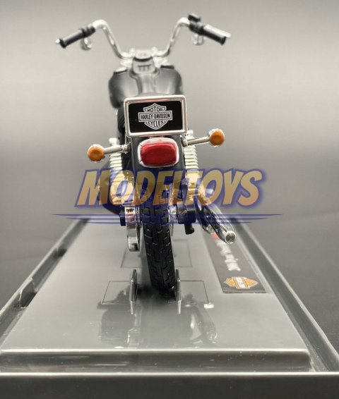 HARLEY DAVIDSON Dyna Street Bob 2006 1:18 Maisto HARLEY DAVIDSON Dyna Street Bob 2006 1:18 Maisto