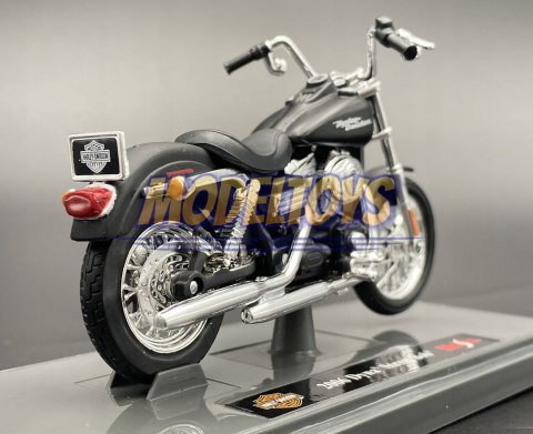 HARLEY DAVIDSON Dyna Street Bob 2006 1:18 Maisto HARLEY DAVIDSON Dyna Street Bob 2006 1:18 Maisto
