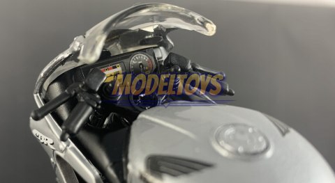 HONDA CBR 600 F4i model na podstawce 1:18 Maisto HONDA CBR 600 F4i model na podstawce 1:18 Maisto