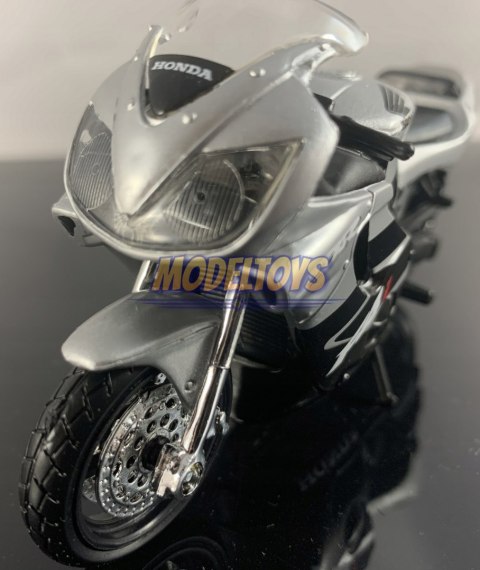 HONDA CBR 600 F4i model na podstawce 1:18 Maisto HONDA CBR 600 F4i model na podstawce 1:18 Maisto