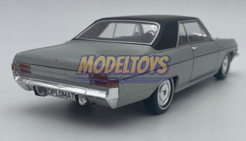 Opel Diplomat A V8 Coupe model METAL WhiteBox 1:24 Opel Diplomat A V8 Coupe model METAL WhiteBox 1:24