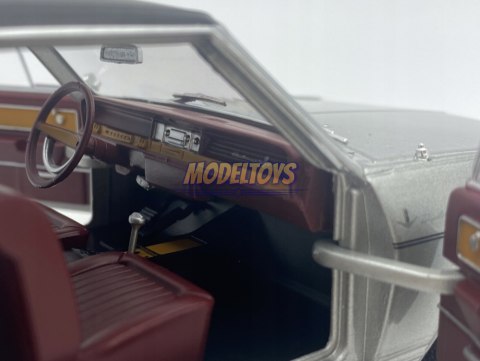 Opel Diplomat A V8 Coupe model METAL WhiteBox 1:24 Opel Diplomat A V8 Coupe model METAL WhiteBox 1:24