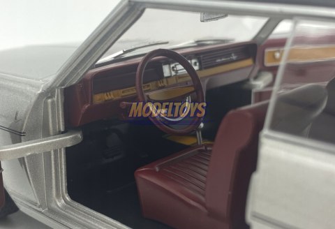 Opel Diplomat A V8 Coupe model METAL WhiteBox 1:24 Opel Diplomat A V8 Coupe model METAL WhiteBox 1:24