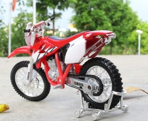 YAMAHA YZ-450F z podstawką model 1:18 Maisto YAMAHA YZ-450F z podstawką model 1:18 Maisto