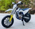 Husqvarna FS 450 Supermoto motocykl 1:18 Bburago