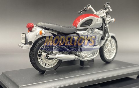 TRIUMPH Thunderbird 2002 model 1:18 Welly TRIUMPH Thunderbird 2002 model 1:18 Welly