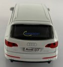 AUDI Q7 model metalowy 1:43 Bburago